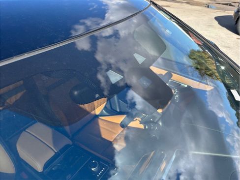 Used 2019 Land Rover Range Rover Velar R-Dynamic SE image 12