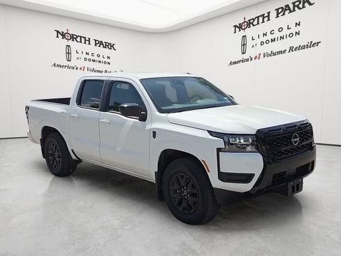 Used 2026 Nissan Frontier SV w/ All-Weather Content Package RWD image 7