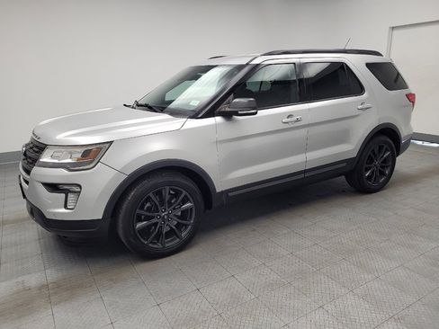 Used 2019 Ford Explorer XLT w/ Equipment Group 202A image 2