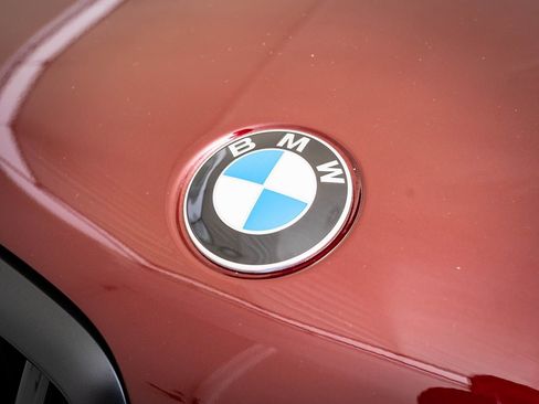 New 2026 BMW X6 xDrive40i w/ Climate Comfort Package image 3