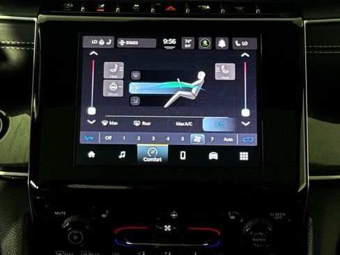 Used 2023 Jeep Grand Cherokee Altitude AWD/4WD image 20