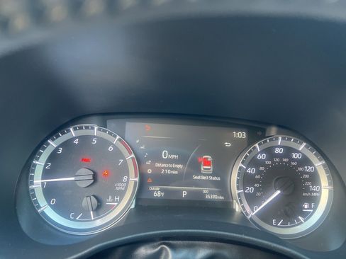Used 2023 Toyota Highlander LE FWD image 6