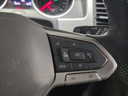 Certified 2021 Volkswagen Atlas Cross Sport SE w/ Panoramic Sunroof Package FWD image 26