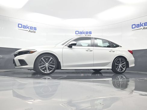 Used 2024 Honda Civic Touring image 40