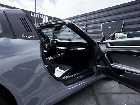Used 2024 Porsche 911 Targa 4S w/ Premium Package image 22