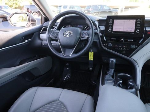 Used 2022 Toyota Camry SE FWD image 22