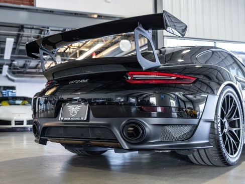 Used 2019 Porsche 911 GT2 RS w/ Weissach Package RWD image 19