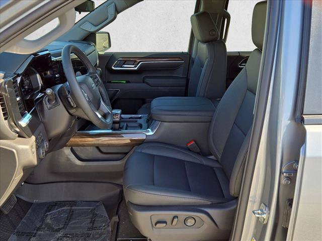 New 2026 Chevrolet Silverado 1500 RST w/ Dark Appearance Package AWD/4WD image 4