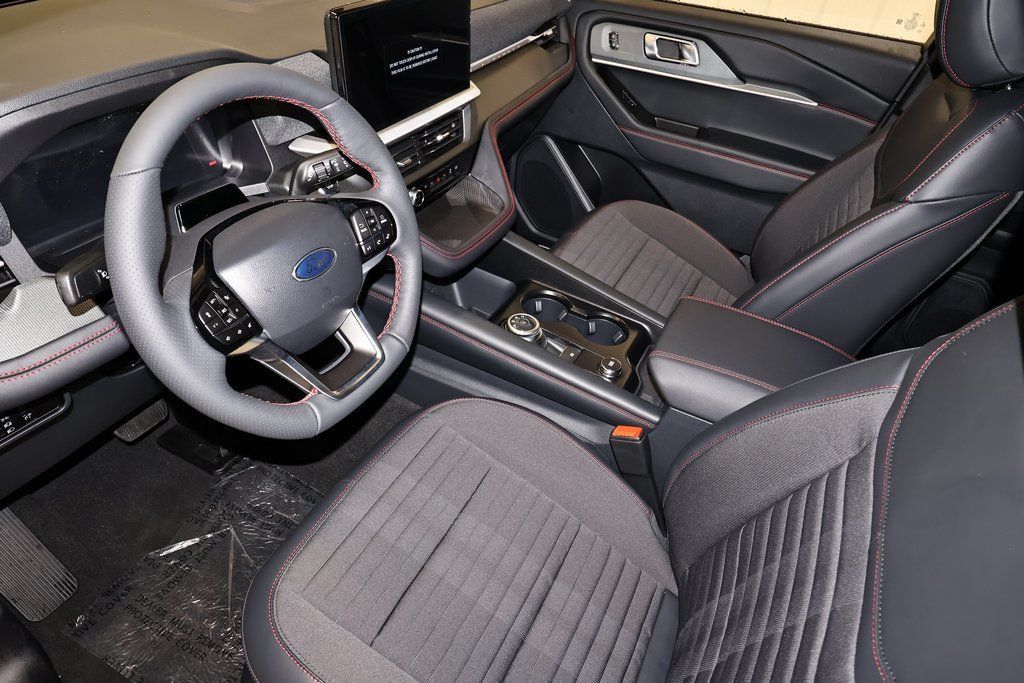 New 2026 Ford Explorer ST-Line w/ ST-Line Street Pack AWD/4WD image 30