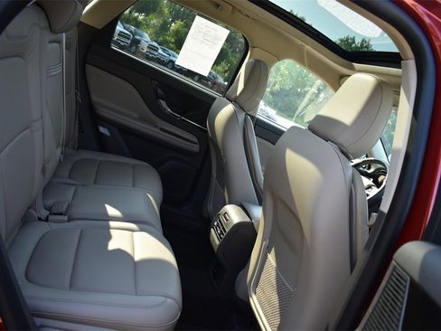 Used 2022 Lincoln Corsair AWD w/ Premium Package image 19