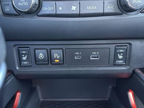 Used 2022 Nissan Frontier PRO-4X image 28