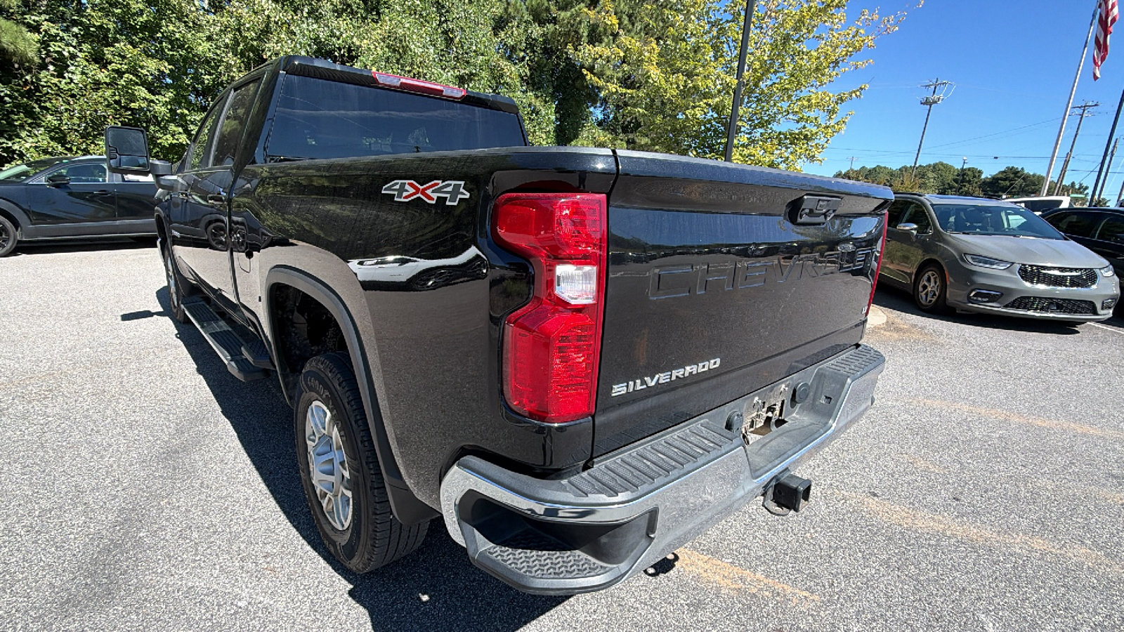 Used 2025 Chevrolet Silverado 2500 LT w/ Convenience Package AWD/4WD image 10