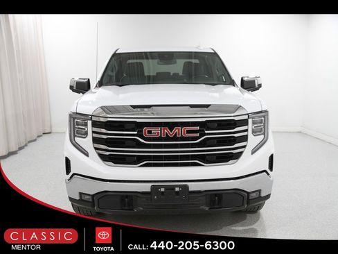 Used 2025 GMC Sierra 1500 SLT image 2