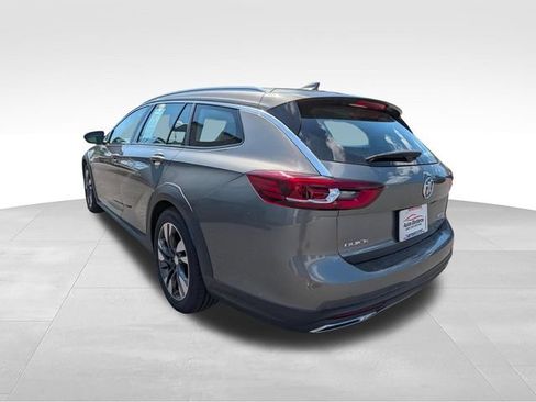Used 2018 Buick Regal Preferred w/ Sights and Sounds Package AWD/4WD image 5