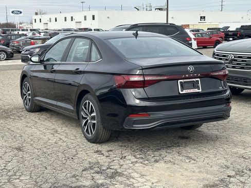 New 2026 Volkswagen Jetta SE image 3