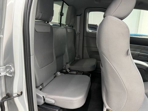 Used 2012 Toyota Tacoma 4x4 Access Cab V6 w/ TRD Sport Pkg image 21