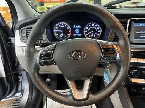 Used 2018 Hyundai Sonata SE FWD image 18