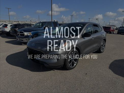Used 2021 Ford Escape SE w/ SE Sport Appearance Package FWD image 2