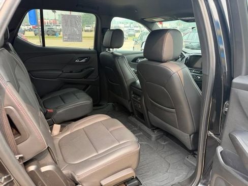 Used 2023 Chevrolet Traverse RS w/ LPO, Floor Liner Package AWD/4WD image 19