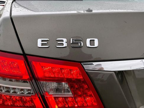 Used 2013 Mercedes-Benz E 350 BlueTEC Sedan image 30