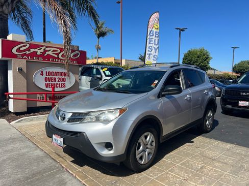 Used 2015 Toyota RAV4 LE FWD image 4