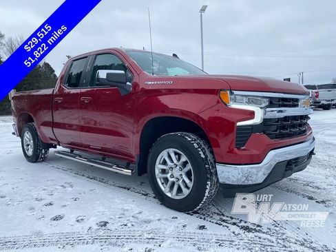 Used 2022 Chevrolet Silverado 1500 LT w/ Convenience Package II image 9