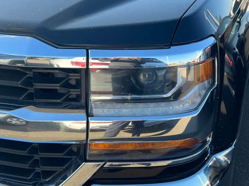 Used 2018 Chevrolet Silverado 1500 LT w/ All Star Edition image 11