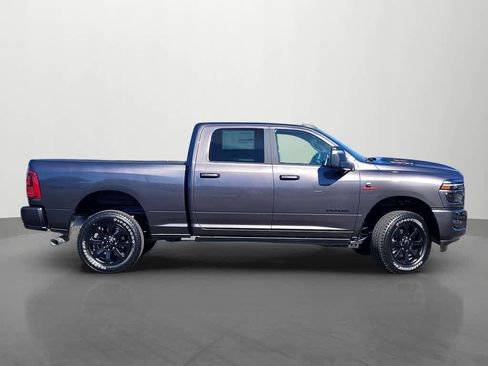 New 2026 RAM 2500 Laramie AWD/4WD image 7