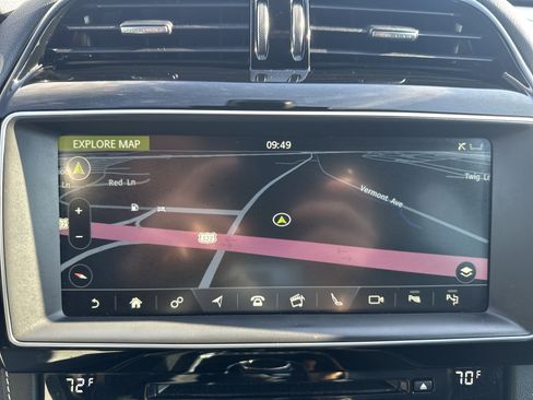 Used 2017 Jaguar F-PACE S image 27