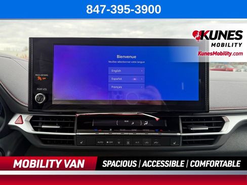 Used 2025 Toyota Sienna XSE w/ XSE Plus Package AWD/4WD image 37