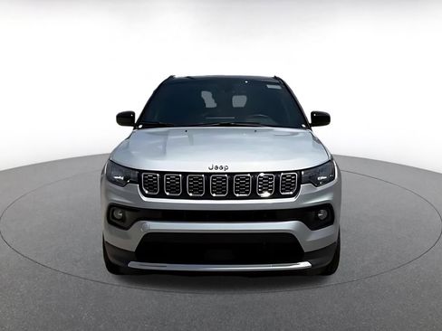Used 2025 Jeep Compass Limited AWD/4WD image 4