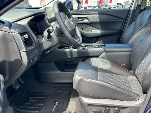 Used 2025 Nissan Rogue Platinum AWD/4WD image 21