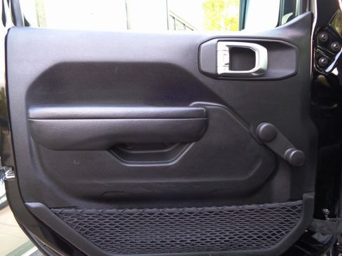 Used 2022 Jeep Wrangler Unlimited Sport image 14