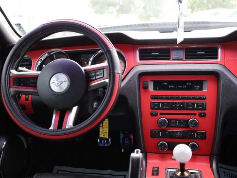 Used 2011 Ford Mustang GT Premium RWD image 20