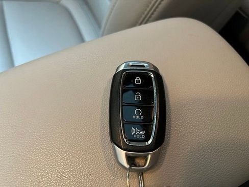 Used 2022 Hyundai Kona Limited AWD/4WD image 47
