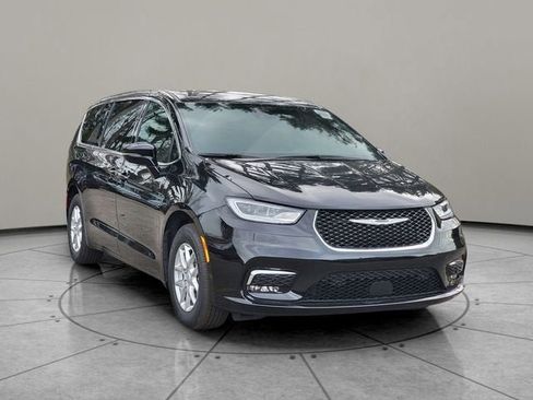 New 2026 Chrysler Pacifica Select image 13