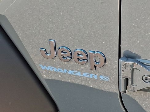 Used 2025 Jeep Wrangler Unlimited Sport S 4xe AWD/4WD image 19