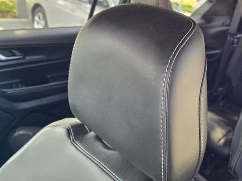 Used 2024 Jeep Grand Cherokee L Laredo RWD image 17