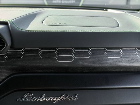 Used 2021 Lamborghini Urus image 39