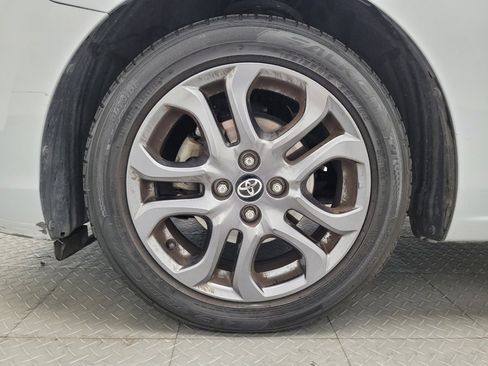 Used 2019 Toyota Yaris LE FWD image 31
