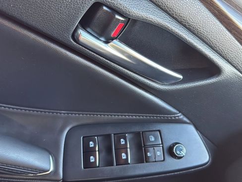 Used 2022 Toyota Avalon XLE image 22