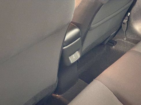 Used 2025 Nissan Versa SV FWD image 23