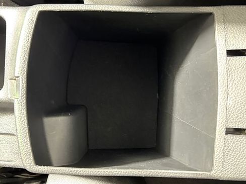 Used 2017 Hyundai Elantra GT image 35