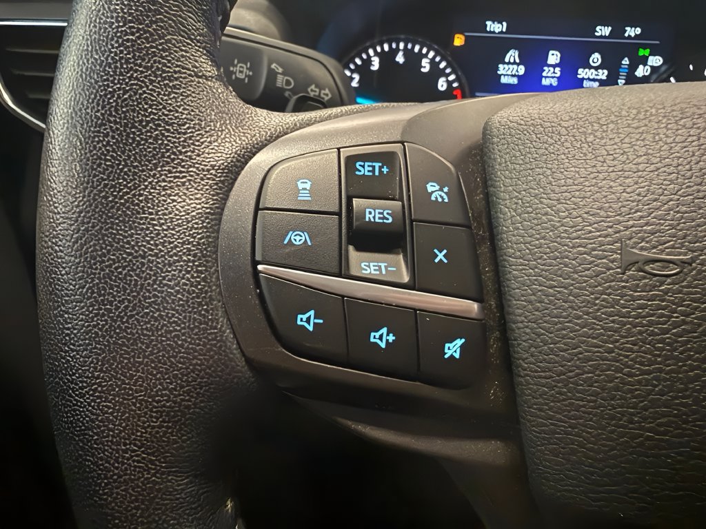 Used 2020 Ford Explorer XLT w/ Equipment Group 202A AWD/4WD image 22