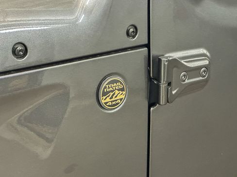New 2026 Jeep Gladiator Overland AWD/4WD image 15
