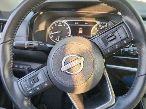 Used 2023 Nissan Pathfinder SL w/ Lighting Package (N92) AWD/4WD image 19