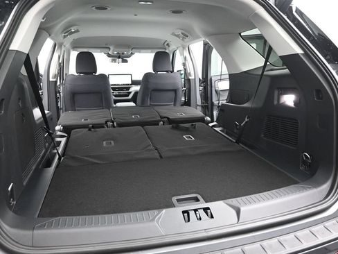 New 2026 Ford Explorer Active RWD image 21