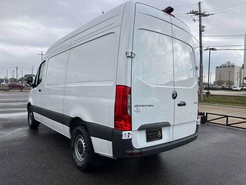 Used 2025 Mercedes-Benz Sprinter 2500 image 3
