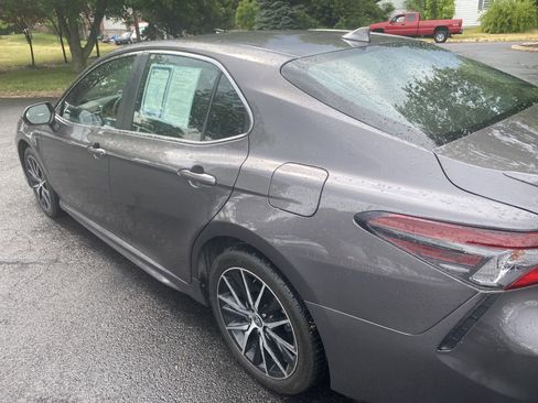 Used 2023 Toyota Camry SE image 16