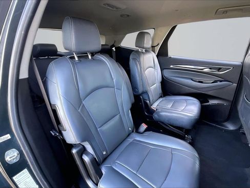 Used 2020 Buick Enclave Essence image 27